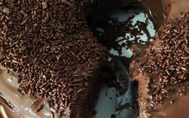 Bolo nega maluca de liquidificador