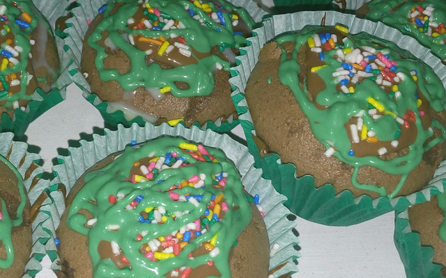 Cupcake de chocolate festeiro (super fácil)