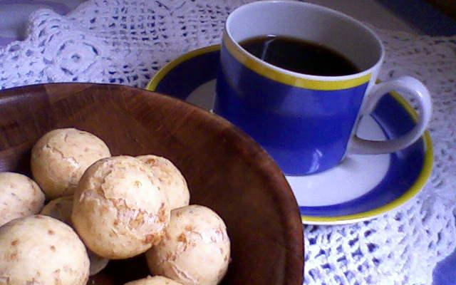 Pão de queijo frito