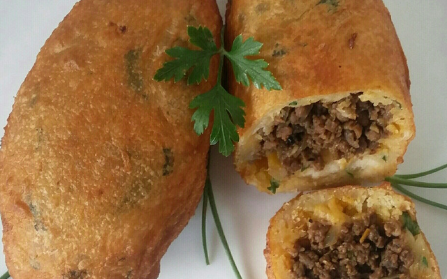 Bolinho de mandioca recheado