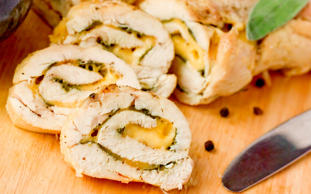 Filé de frango recheado