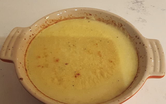 Sopa creme de milho gratinada