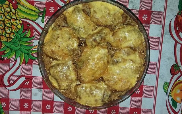 Espaguete ao molho de shoyu