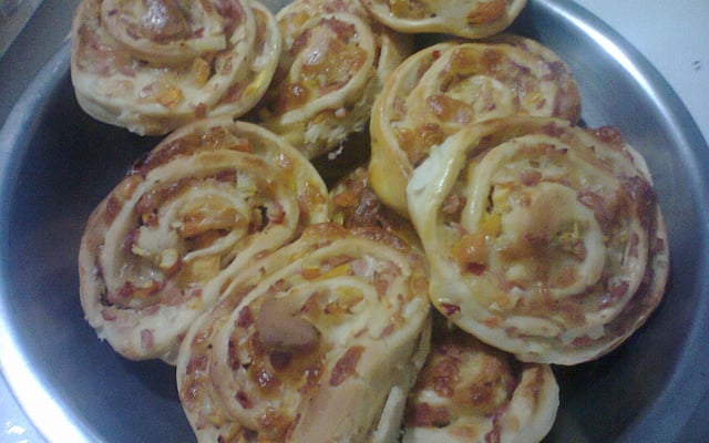 Caracóis de presunto e queijo