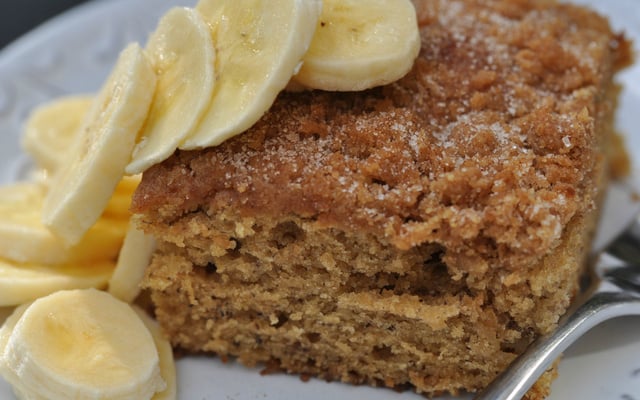 Bolo de banana integral e funcional de liquidificador