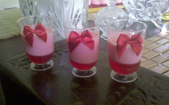 Gelatina com creme rosado