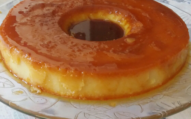 Pudim simples de leite