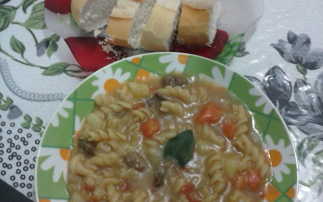 Sopa de legumes apetitosa