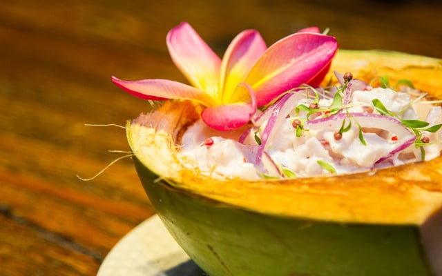 Ceviche de coco verde