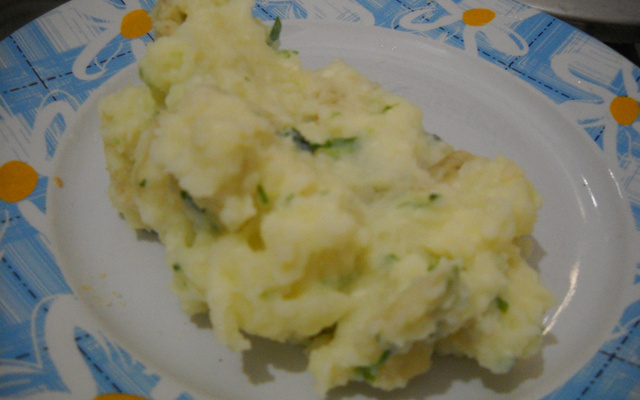 Purê de batata com casca temperado