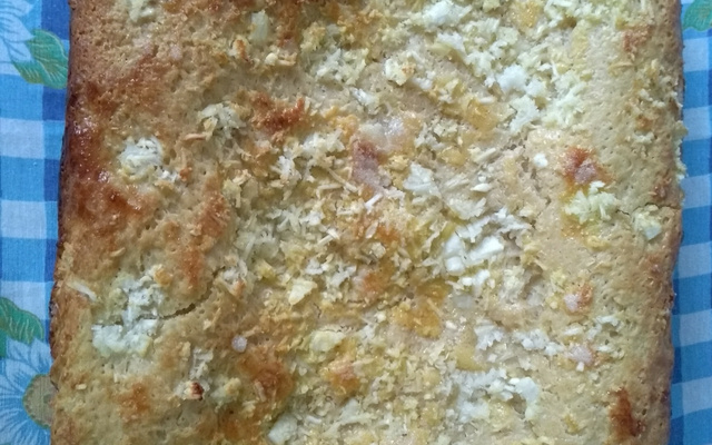 Pão de tabuleiro com cobertura de farofa