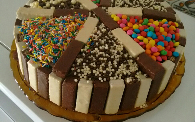 Bolo barril de confete