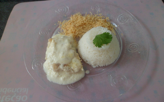 Cação ao molho de leite de coco