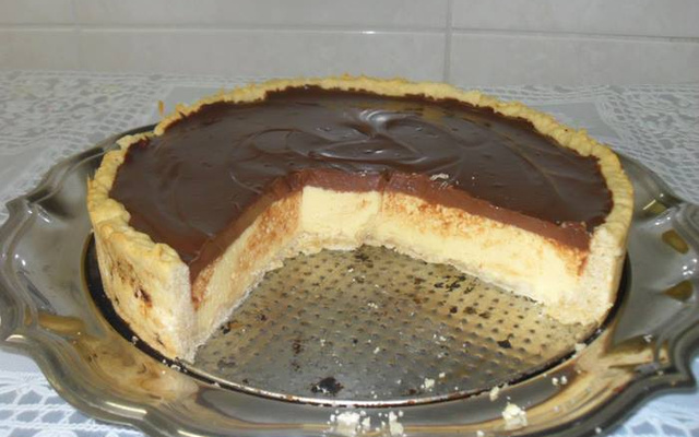 Torta mousse de maracujá com chocolate