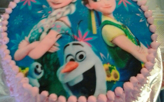 Bolo de aniversário de pêssego