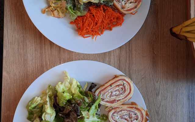 Rocambole de salmão defumado