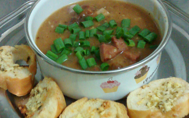 Caldo de aipim de calabresa e bacon