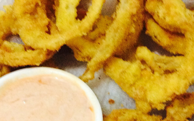Anéis de cebola empanados com Cebolitos (Onion Rings)