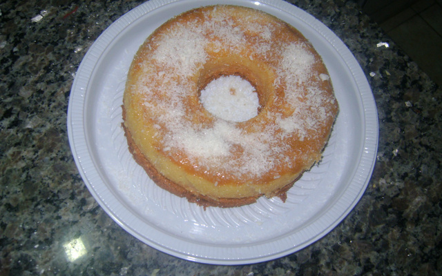 Cocada de coco com doce de leite no forno