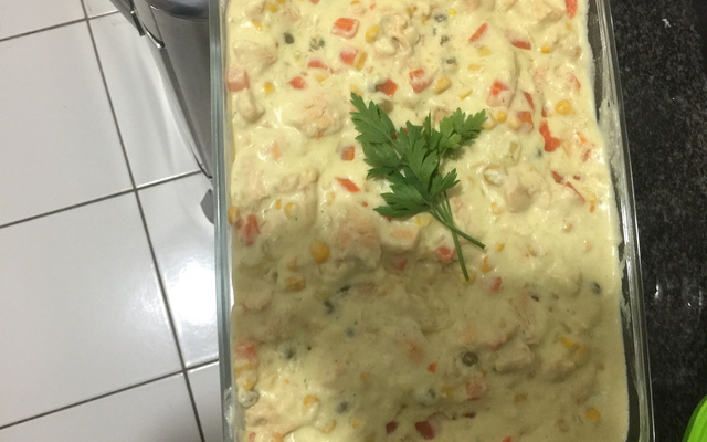 Peito de frango ao molho branco