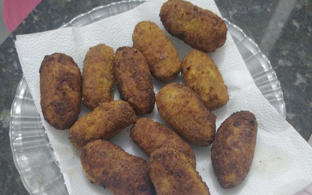 Croquete de sardinha saboroso
