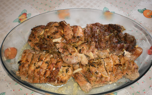 Lombo de porco com molho de hortelã