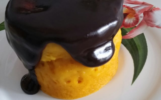 Bolo de cenoura de caneca
