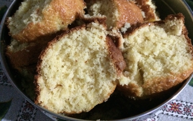 Bolo de laranja com cobertura