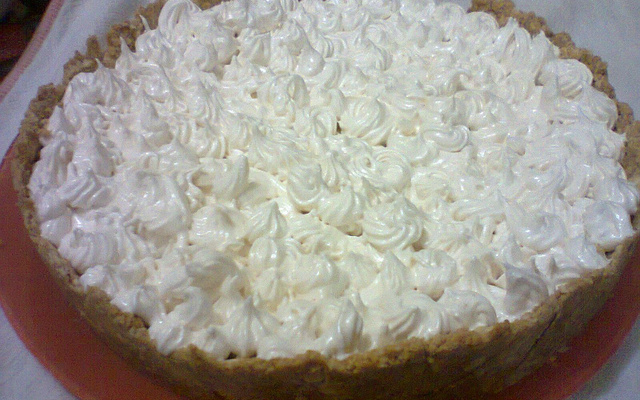 Torta de maracujá com marshmallow