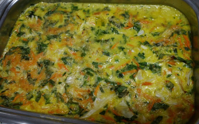 Suflê de legumes com queijo ralado