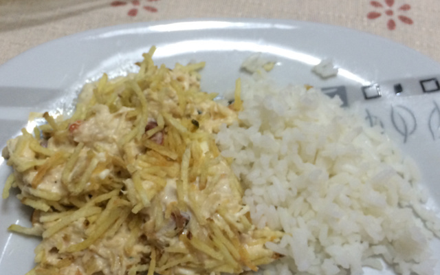 Fricassê com frango desfiado