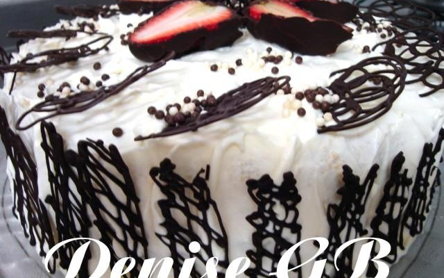 Torta de Chantilly com Morangos