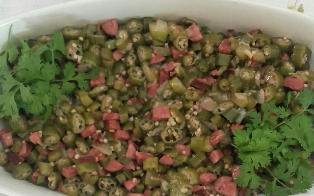 Quiabo com calabresa