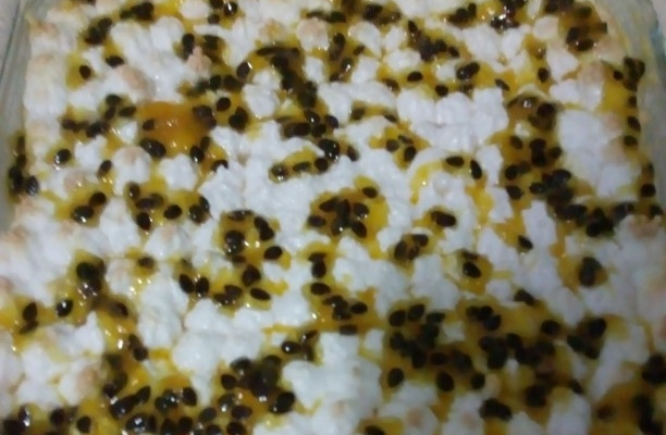 Pavê de maracujá com suspiro