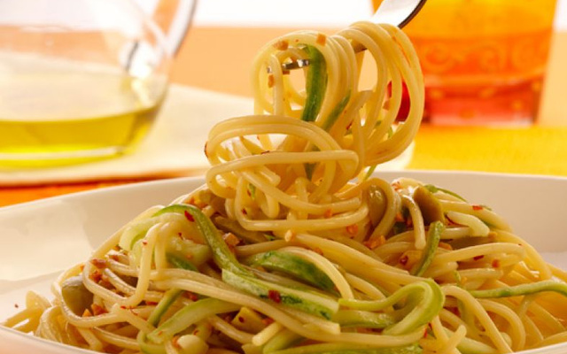 Espaguete alho e oléo com bacon