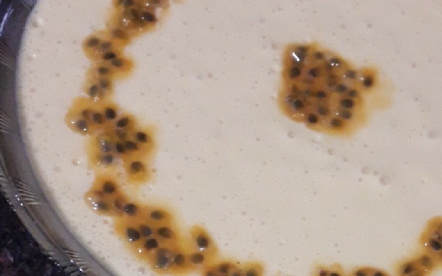 Bolo delicioso de mousse de maracujá