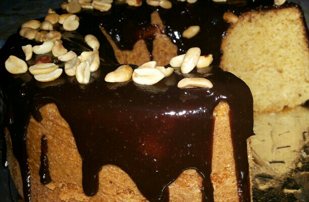 Bolo de amendoim com fubá no liquidificador