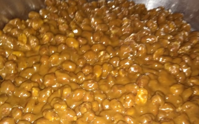 Doce de amendoim com leite condensado