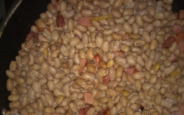 Feijão tropeiro com carne seca