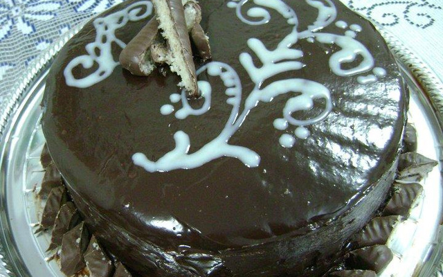 Bolo prestígio à moda Mi