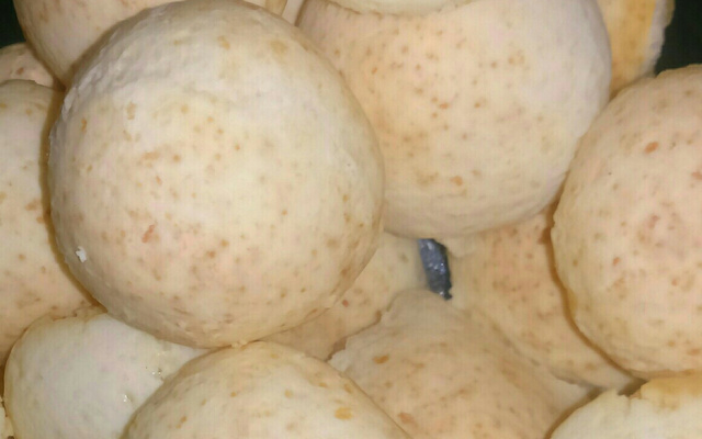 Pão de queijo com creme de leite