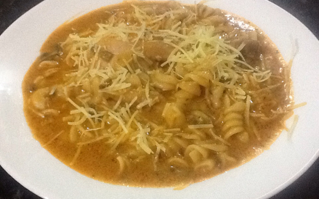 Macarrão na panela de pressão