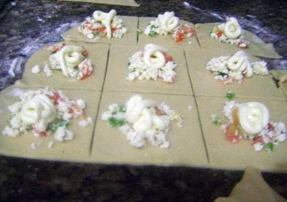 Trouxinhas de ricota com catupiry