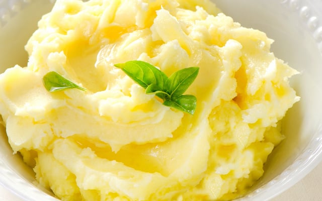 Purê de aipim com queijo