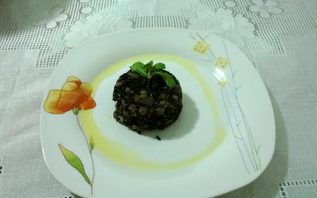 Arroz preto com lentilha