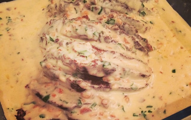 Picanha na panela de pressão ao molho de queijos