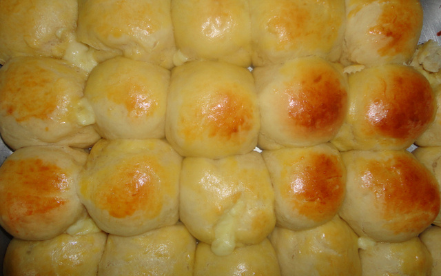 Pão de batata recheado