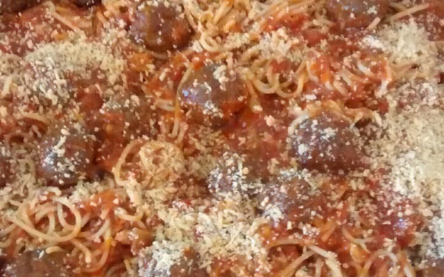 Espaguete com almôndegas