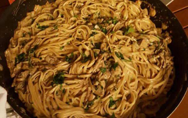 Fettuccine com cogumelos maravilhoso da Mel