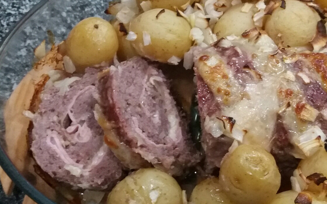 Rocambole de carne moída